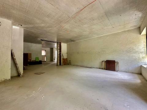 комерційна за адресою Малоголосківська вул., 28