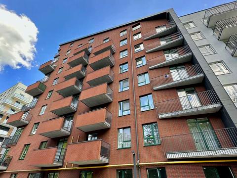 комерційна за адресою Малоголосківська вул., 28