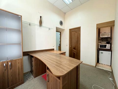 комерційна за адресою Гетьмана Петра Дорошенка вул. (Жовтнева), 35