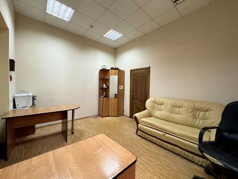 комерційна за адресою Гетьмана Петра Дорошенка вул. (Жовтнева), 35