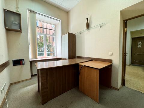 комерційна за адресою Гетьмана Петра Дорошенка вул. (Жовтнева), 35