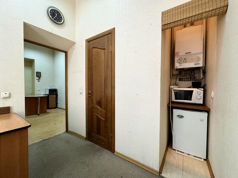 комерційна за адресою Гетьмана Петра Дорошенка вул. (Жовтнева), 35