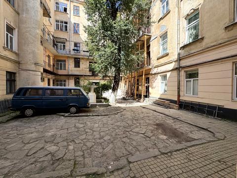 комерційна за адресою Гетьмана Петра Дорошенка вул. (Жовтнева), 35