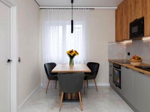 квартира за адресою Михайла Максимовича вул. (Онуфрія Трутенка), (Будинок «Віндзор»)