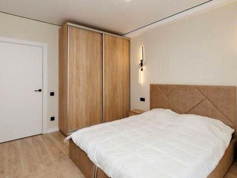 квартира за адресою Михайла Максимовича вул. (Онуфрія Трутенка), (Будинок «Віндзор»)