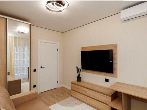 квартира за адресою Михайла Максимовича вул. (Онуфрія Трутенка), (Будинок «Віндзор»)