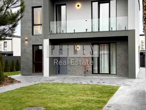 будинок за адресою Центральна вул.