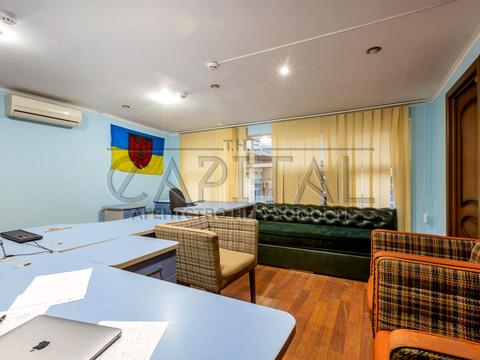 комерційна за адресою Київ, Басейна вул., 14