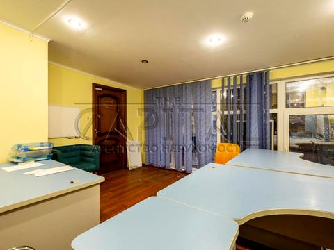 комерційна за адресою Київ, Басейна вул., 14