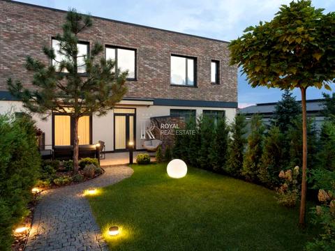 будинок за адресою Центральна, 11