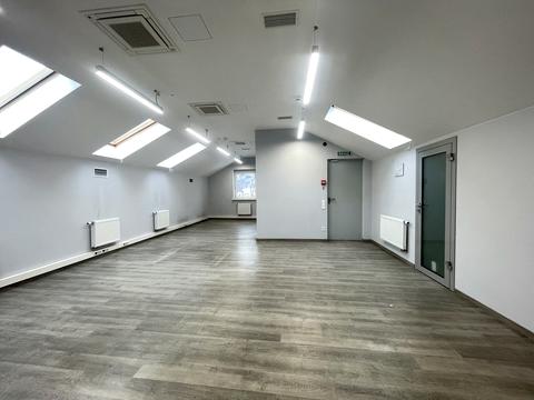 комерційна за адресою Ярослава Мудрого вул., 9б