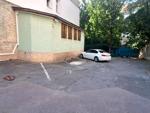 комерційна за адресою Академіка Богомольця вул., 5