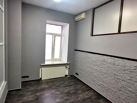 комерційна за адресою Академіка Богомольця вул., 5