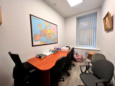 комерційна за адресою Басейна вул., 12