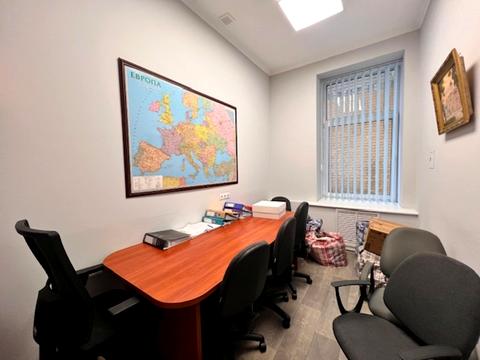 комерційна за адресою Басейна вул., 12