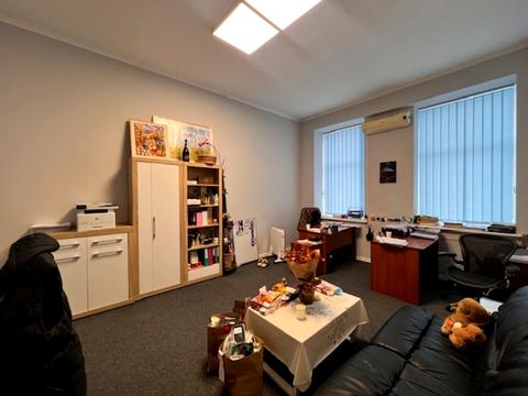 комерційна за адресою Басейна вул., 12