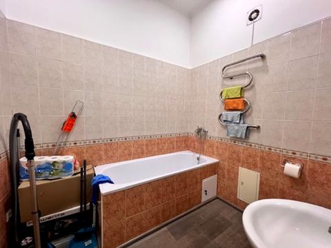 комерційна за адресою Басейна вул., 12