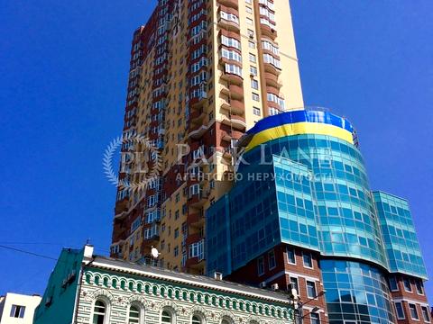 паркоместо по адресу Жилянская ул., 118