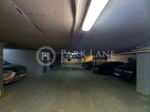 паркоместо по адресу Жилянская ул., 118