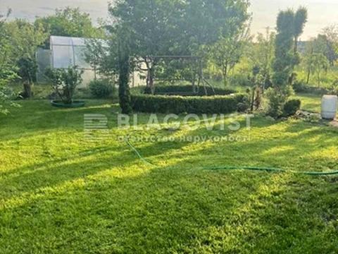 будинок за адресою с. Старі Петрівці, лісна