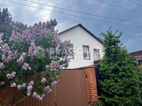 будинок за адресою с. Старі Петрівці, лісна
