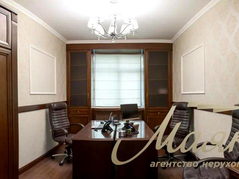 комерційна за адресою Антоновича вул. (Горького), 131