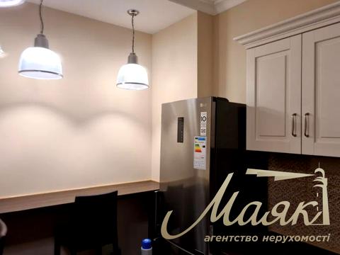 комерційна за адресою Антоновича вул. (Горького), 131