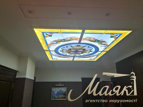 комерційна за адресою Антоновича вул. (Горького), 131