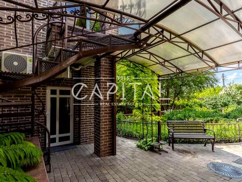 будинок за адресою Миколи Миклухи-Маклая вул. (Дежнєва)