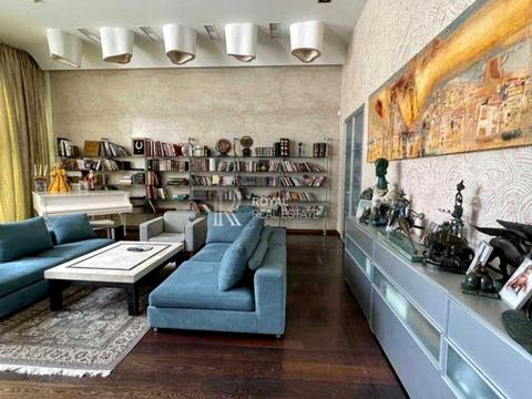 дом по адресу Тиханська