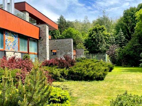 дом по адресу Тиханська