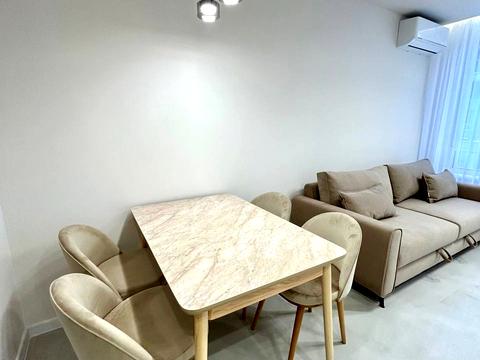 квартира за адресою Салютна вул., (Будинок 02301-02303)