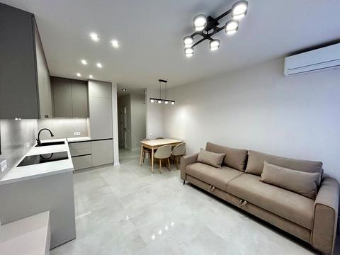 квартира за адресою Салютна вул., (Будинок 02301-02303)