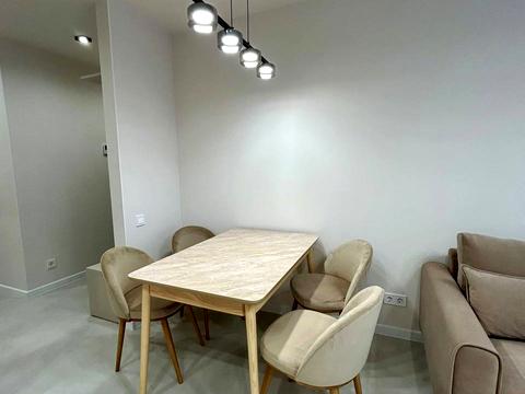 квартира за адресою Салютна вул., (Будинок 02301-02303)