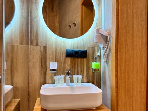 комерційна за адресою Стаїще, 155