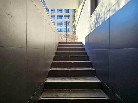 коммерческая по адресу Юнатская ул., 17