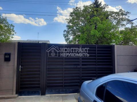 будинок за адресою Комунальників вул., 16