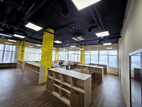 комерційна за адресою Київ, Борщагівська вул., 1