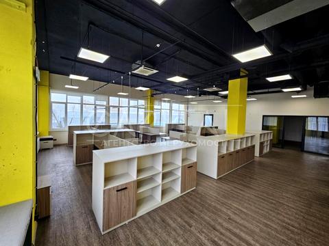 комерційна за адресою Київ, Борщагівська вул., 1