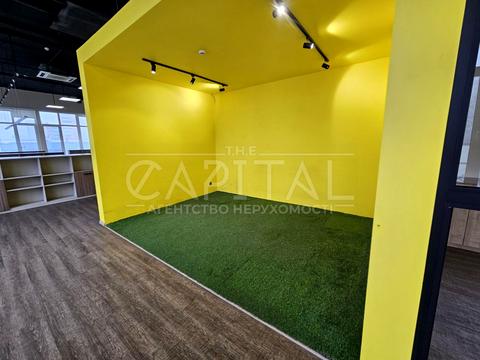 комерційна за адресою Київ, Борщагівська вул., 1