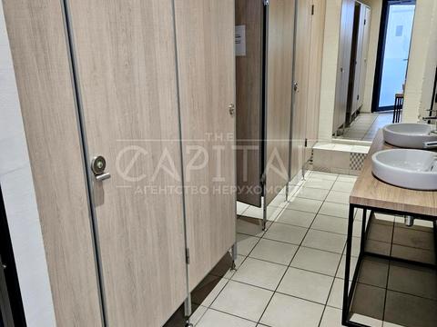 комерційна за адресою Київ, Борщагівська вул., 1