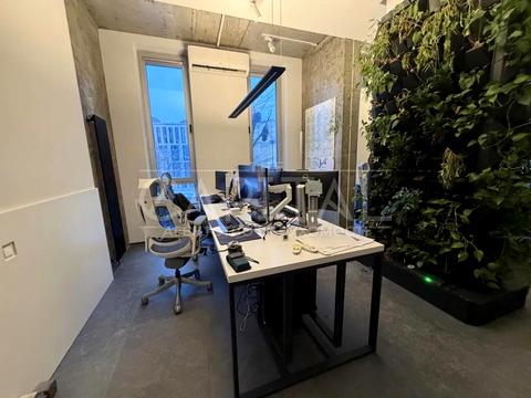 коммерческая по адресу Антоновича ул. (Горького), 44