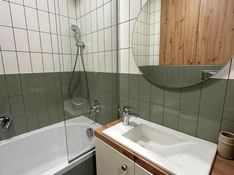 квартира за адресою Салютна вул., (Будинок 02301-02303)