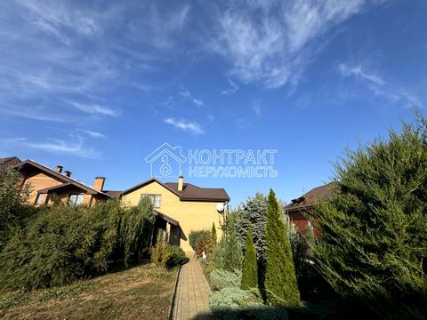 будинок за адресою смт. Бабаї, Космічна вул.