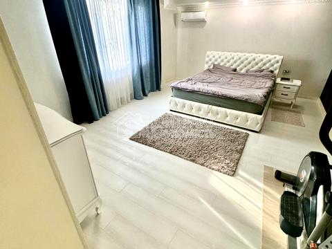 будинок за адресою смт. Бабаї, Космічна вул.