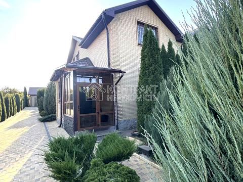 будинок за адресою смт. Бабаї, Космічна вул.