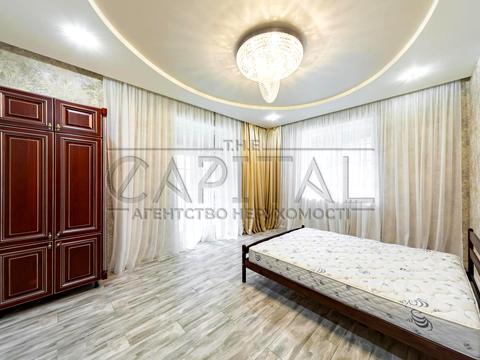 будинок за адресою Набережна вул.