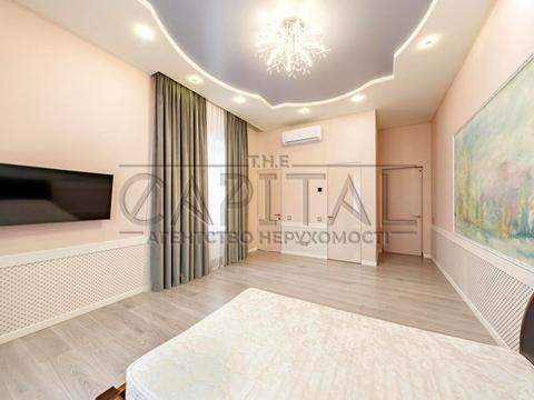 будинок за адресою Набережна вул.