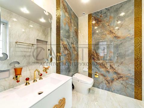 будинок за адресою Набережна вул.