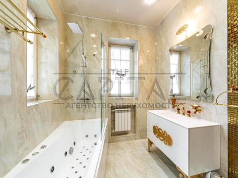 будинок за адресою Набережна вул.